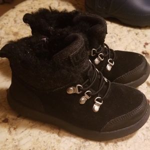 Toddlers UGG waterproof boots sz 9